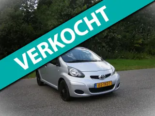 Toyota Aygo 1.0-12V Now . 5 Deurs . Airco . Audio . Elec ramen . enz