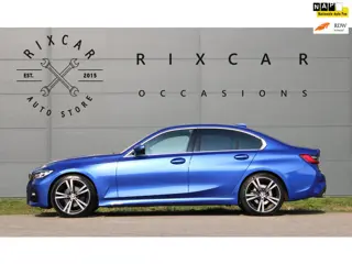 BMW 3-serie 320i HighExecutive M-Sport Carplay HiFi Sfeerverlichting PortimaoBlue !!NIEUWBINNEN!!