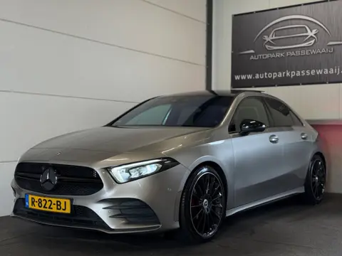 Mercedes-Benz A-klasse 200 AMG Pano, Cruise Control, Apple Carplay, Sfeerverlichting, Achteruitrijca