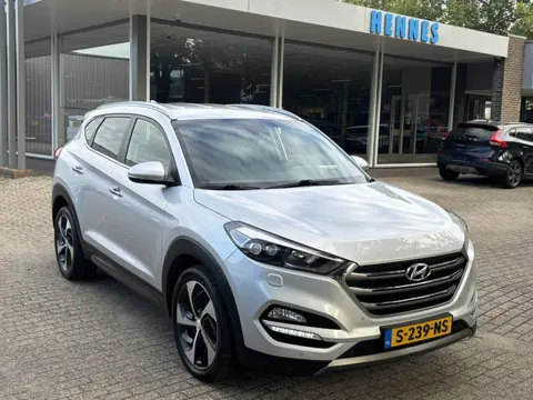 Hyundai Tucson 1.6 T-GDi Comfort 4WD Stoel+stuurwielverwarming Xenon PDC camera