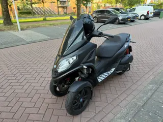 Piaggio Scooter 300 MP3 HPE Sport Akrapovic