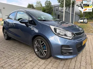 Kia Rio 1.2 CVVT DynamicLine Sport, camera, navia, cruise, elec pakket, xenon-led, trekhaak, 17"inch