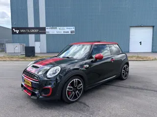 MINI 3-deurs 2.0 John Cooper Works Chili Automaat 235 PK. Alle keuringen toegestaan.