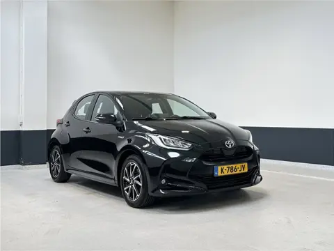 Toyota Yaris 1.5 Hybrid Business Plus | Navigatie | Camera | Apple Carplay/ Android Auto | NL | 1 Ei
