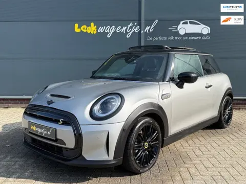 Mini Mini Electric Classic 33 kWh *pano *leer *carplay *17”