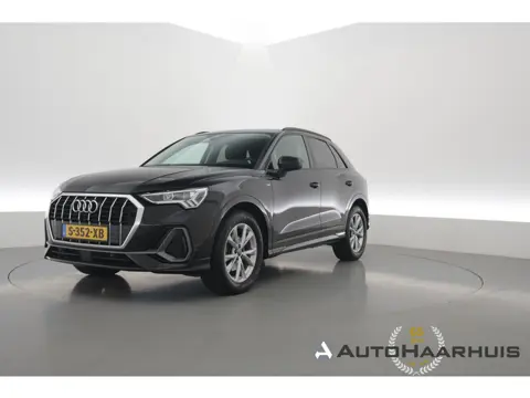 Audi Q3 35 TFSI 150PK S-Line | Rijklaar! | Dig. Cockpit | Adapt. Cruise | Stoelverw. | Camera+PDC | 