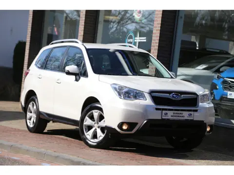 Subaru Forester 2.0 AWD Luxury Automaat Leer Navi Carplay Camera