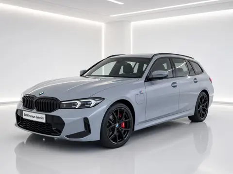 BMW 3 Serie Touring 330e M-Sport Pro | Panorama | Trekhaak | 19" | Hifi | € 51.000,-