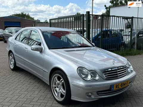 Mercedes-Benz C-klasse 200 K. Elegance Automaat 2e eigenaar dealer onderhouden roest vrij airco crui