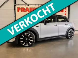 Mini 5-Deurs 1.5 Cooper Chili Business +NAP|OHhistorie|Pano|Trekhaak|Parelmoer|Navi|Climate|Cruise|P