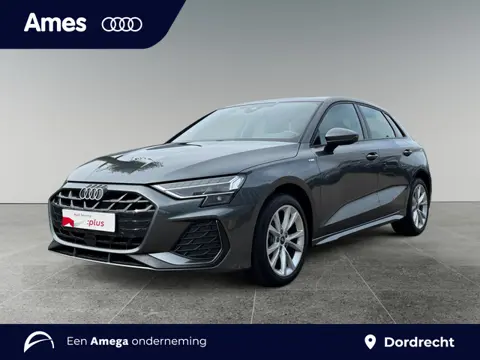 Audi A3 Sportback 35 150pk TFSI S edition Parkeersensoren voor en achter | Sportstoelen zwarte stof 