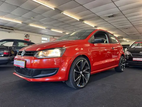 Volkswagen Polo 1.4-16V Trendline. Touchscreen, schuifdak, LM 18 en meer!