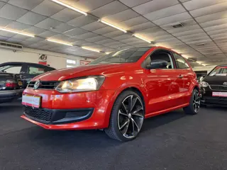 Volkswagen Polo 1.4-16V Trendline. Touchscreen, schuifdak, LM 18 en meer!
