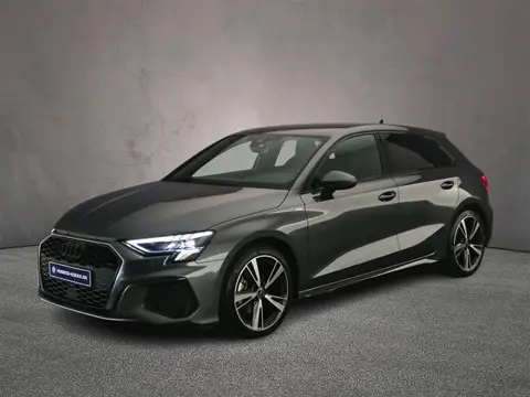 Audi A3 Sportback 35 TFSI 150PK S edition | Trekhaak | 18-Inch | Achterruitrij-Camera | Privacy-Glas