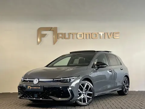 Volkswagen GOLF 1.5 eTSI Pano|HuD|Trekhaak|360 Camera|Keyless|ACC|Sfeer|Lane Assist