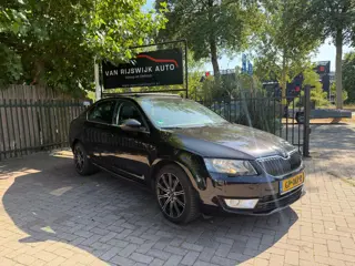 Skoda Octavia 1.6 TDI Ambition Schuifdak Stoelverw Pdc EX BPM
