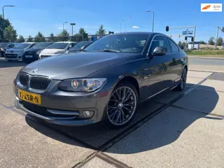 BMW 3-serie Coupé 320i Corporate Lease Mineralgrey Edition