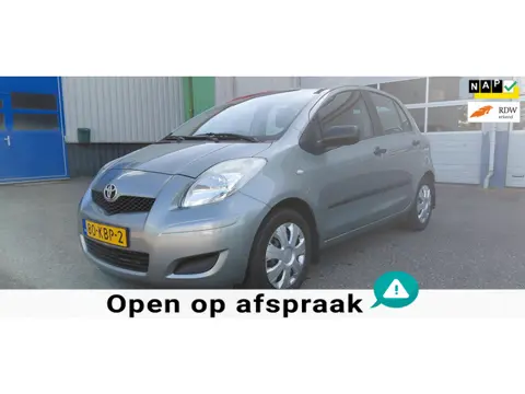 Toyota Yaris 1.3 VVTi Comfort Prachtige en 100 % garage onderhouden auto.
