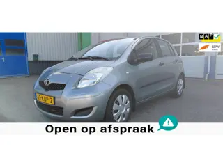 Toyota Yaris 1.3 VVTi Comfort Prachtige en 100 % garage onderhouden auto.