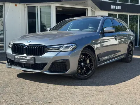 BMW 5 Serie Touring 530e M Sport | Soft Close | Head-Up | Comfort | Harman/Kardon | Panoramdak