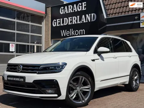 Volkswagen Tiguan 1.5 TSI R-Line | Virtual-Cockpit | Trekhaak | Acc | Bi-Xenon | Full-Led | Climate 