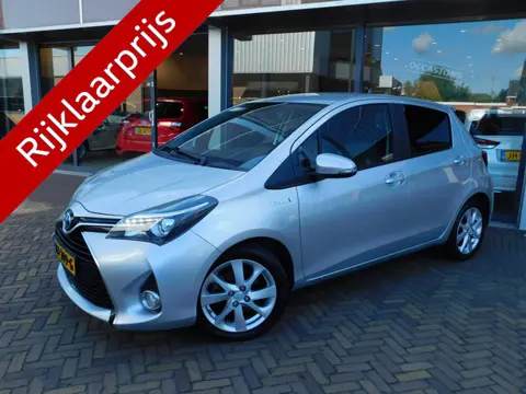 Toyota Yaris 1.5 Full Hybrid Dynamic (bj 2014, automaat)
