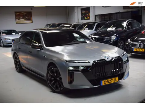 BMW 7-serie M760e xDrive Navi|Massage|Theater Screen|Auto-Doors|Frozen Deep Grey|Nwp.180.000|BTW