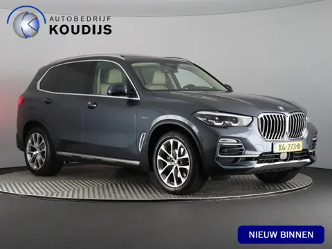 BMW X5 xDrive40i High Executive (NL-Auto / Skylounge / Luchtvering / 4Wiel sturing / 3D Camera / Sto