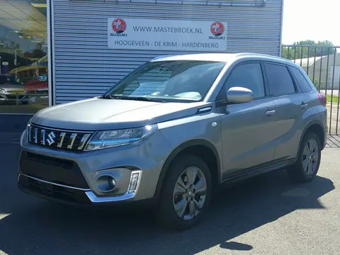 Suzuki Vitara Grijs Staat in Hoogeveen (bj 2025)