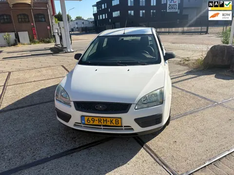 Ford Focus Wagon 1.6-16V Trend