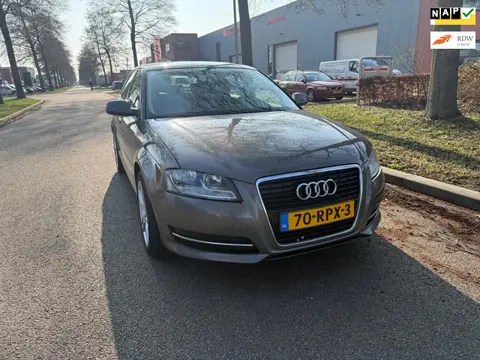 Audi A3 Sportback 1.2 TFSI Attraction Pro Line zeer nette A3 met nieuwe ketting