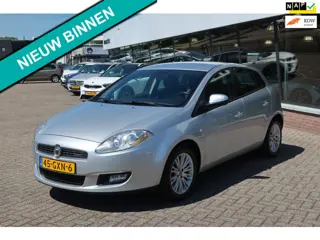 Fiat Bravo 1.4 T-Jet Corporate. LMV_Climate.C_PDC_CRUISE.