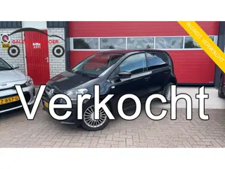Volkswagen Up! 1.0 high up! BlueMotion NWE DRIEM / CRUISE CONTROL / NAVI / AIRCO / PDC / BLUETOOTH /