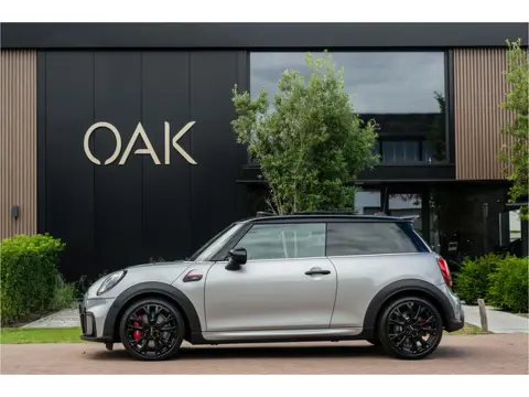 MINI 3-deurs 2.0 John Cooper Works F1 Aut. | Navi | Panorama | Lounge Leder | H&K | Head-Up | Camera