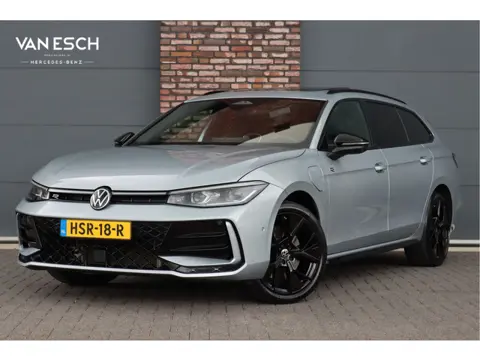 Volkswagen Passat Variant 1.5 eHybrid R-Line Edition | ACC | Panoramadak | Harman&Kardon | Massage |
