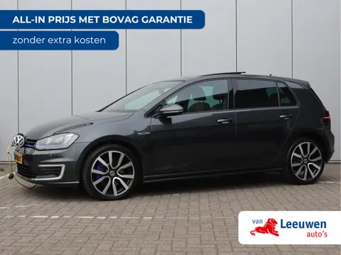 Volkswagen Golf 1.4 TSI GTE | Panoramadak | Side Assist | ACC | Leder | Org. NL