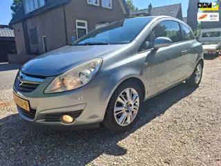 Opel Corsa 1.4-16V Cosmo APK 4-2027 ketting en beurt