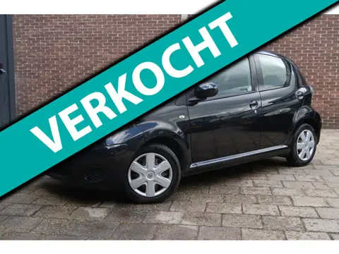 Toyota Aygo 1.0-12V Comfort *Rijklaarprijs *2e Eigenaar *Volledig dealeronderhouden