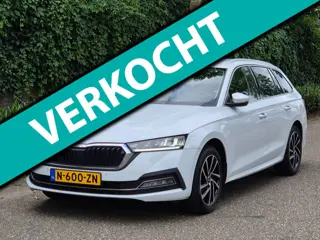 Skoda Octavia Combi Edition Plus Trekhaak CarPlay HUD Virtual dash facelift 2e-eig 100% NAP TSI Busi