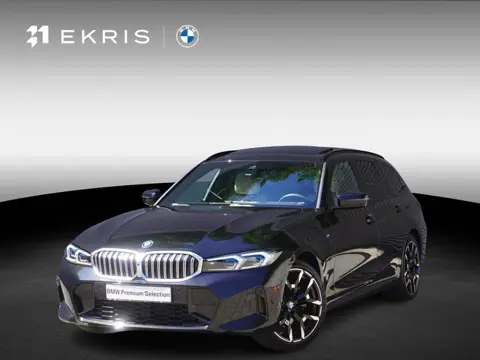 BMW 3 serie Touring 330e Elektrisch verstelbare Stoelen | M Sportpakket | Head Up Display |