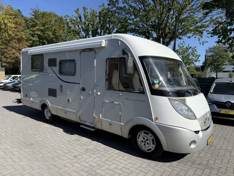 Hymer B 698 CL 3.0 - 158 pk - Queensbed - Hefbed - Luchtvering - Veel extra,s - Zeer Mooi