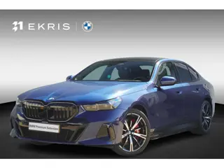 BMW 5-serie 550e xDrive M Sport Pro | Glazen Panoramadak | Adaptief Onderstel Professional | Harman 