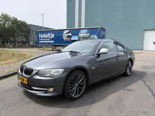 BMW 3 Serie Coupe 320i Corporate Lease Business Line Sport 6-Bak 165 PK. Prachtige en zeer goed onde