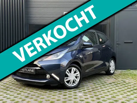 Toyota Aygo 1.0 VVT-i x-play | Achteruitrijcam | Bleutooth