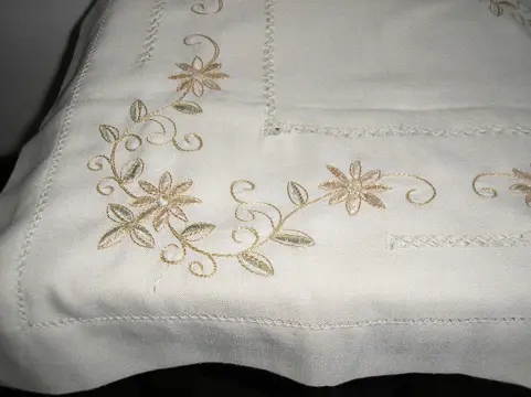 Tafelkleedjes - met prachtig borduurwerk en open werk