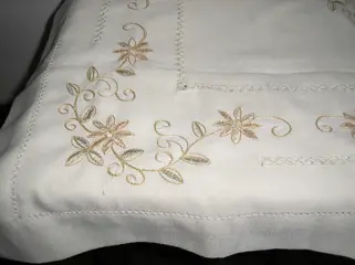 Tafelkleedjes - met prachtig borduurwerk en open werk