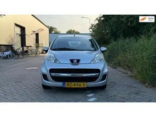 Peugeot 107 1.0-12V XR