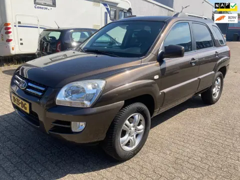 Kia Sportage 2.0 CVVT Comfort, leder, stoelverwarming, trekhaak. Netjes !