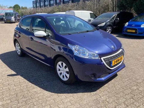Peugeot 208 1.0 PureTech LIKE, lage km.stand, frisse kleurstelling, garantie !