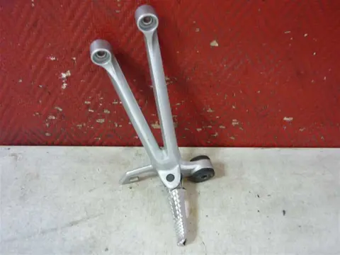 DUO VOETSTEUN RECHTS Suzuki GSX R 1000 2005 - 2006
